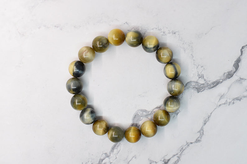 10mm tiger eye stone bracelet, handmade in Québec