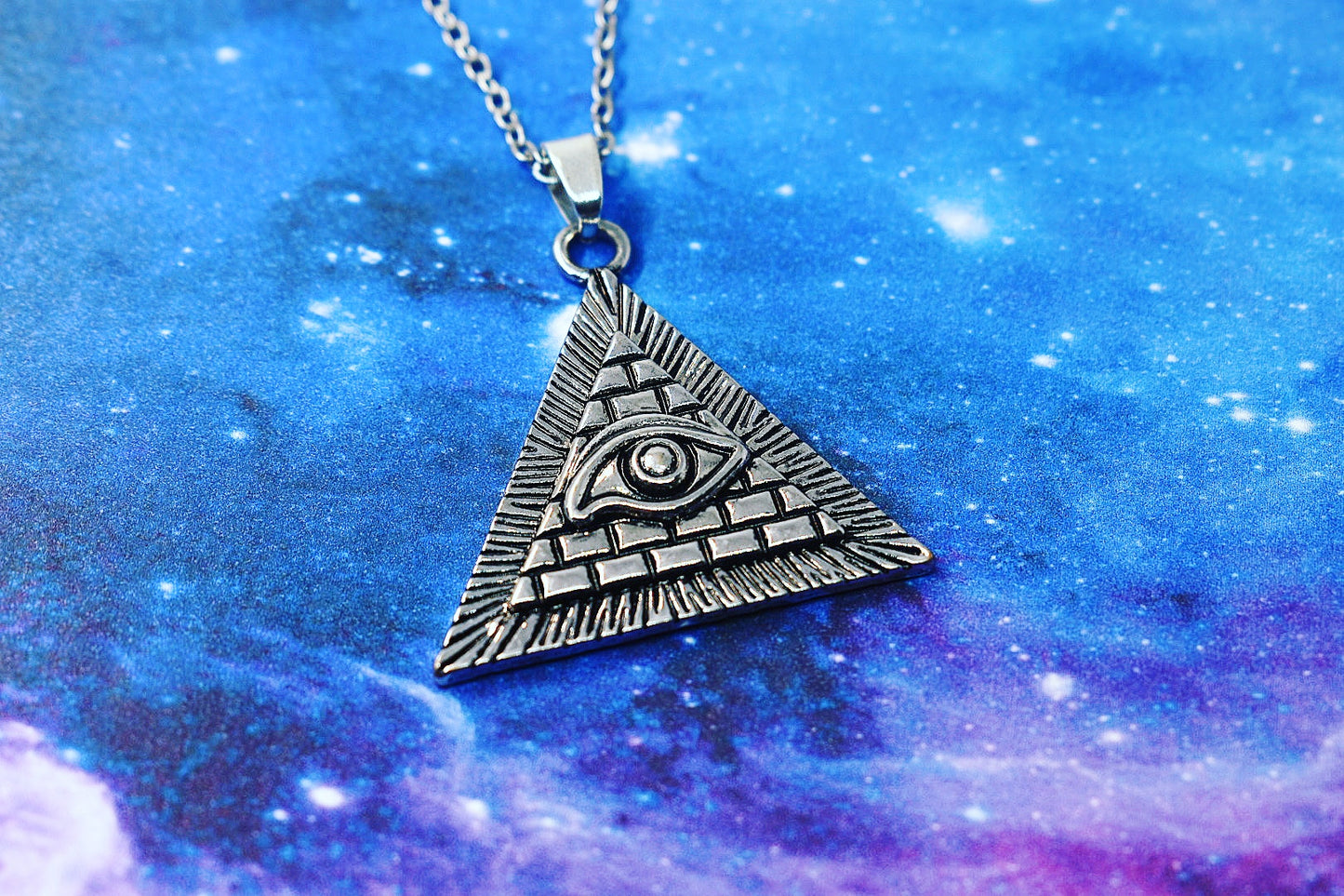 Pyramid pendant with eye