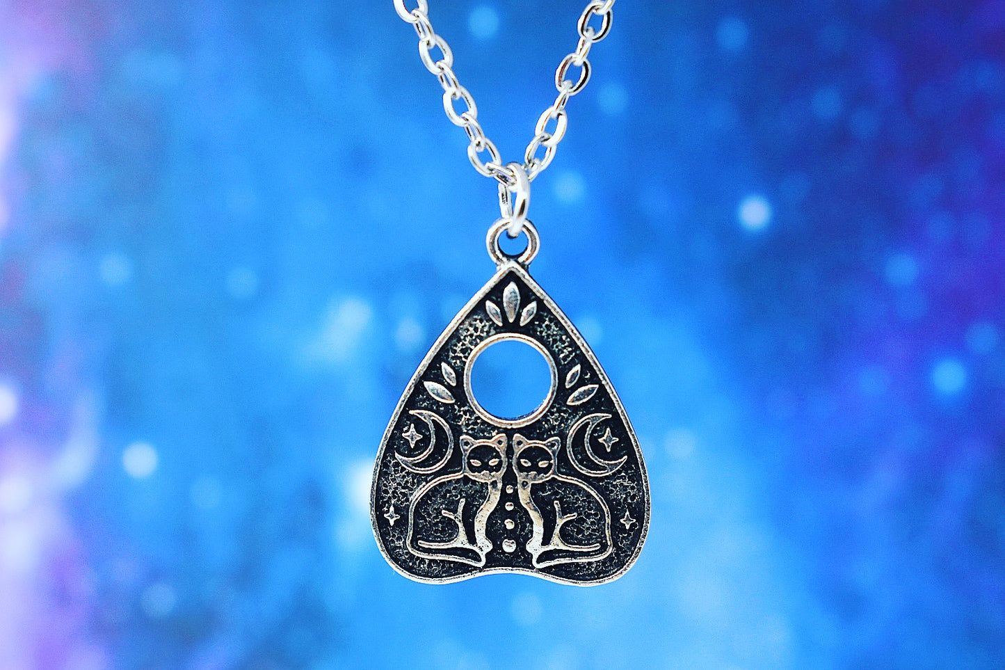 Collier avec planche ouija avec deux chats et croissant de lune 