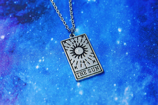 Pendentif carte de tarot solaire 