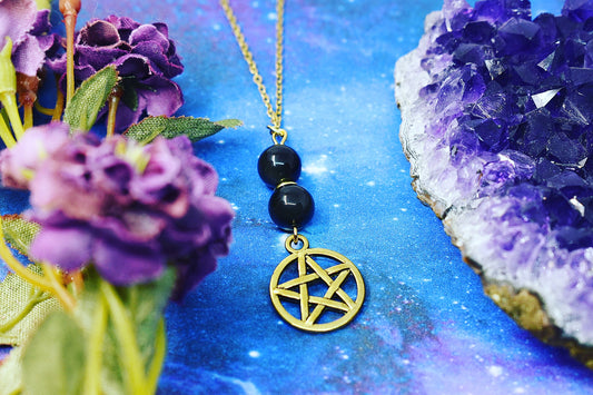 Pendentif pentacle en or avec pierre obsidienne oeil céleste 