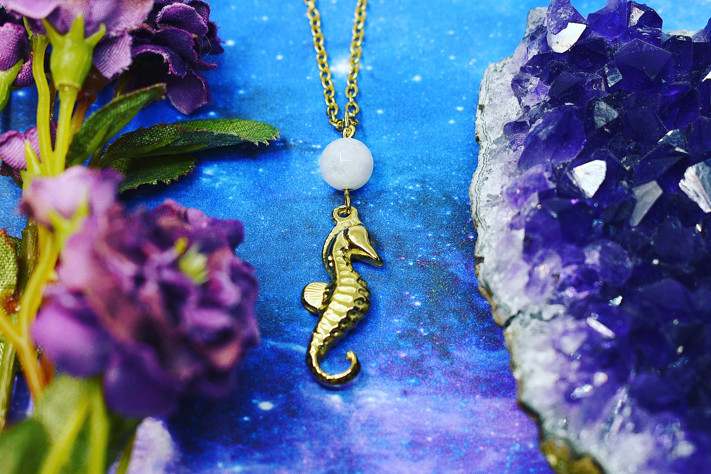 Seahorse pendant with moonstone